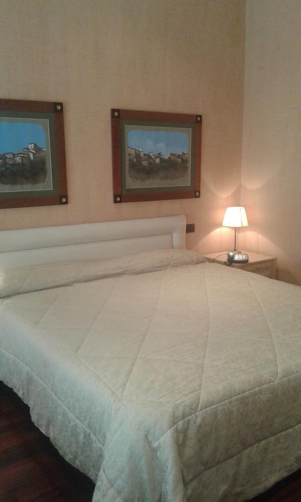 Colosseo Studio Suite Rom Exterior foto
